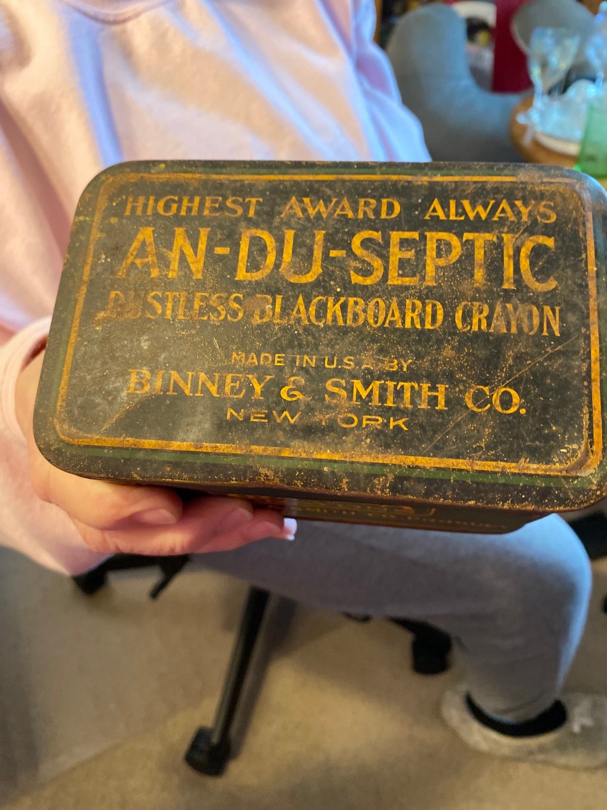 Vintage Crayola & Artista Tin Blackboard crayon tin