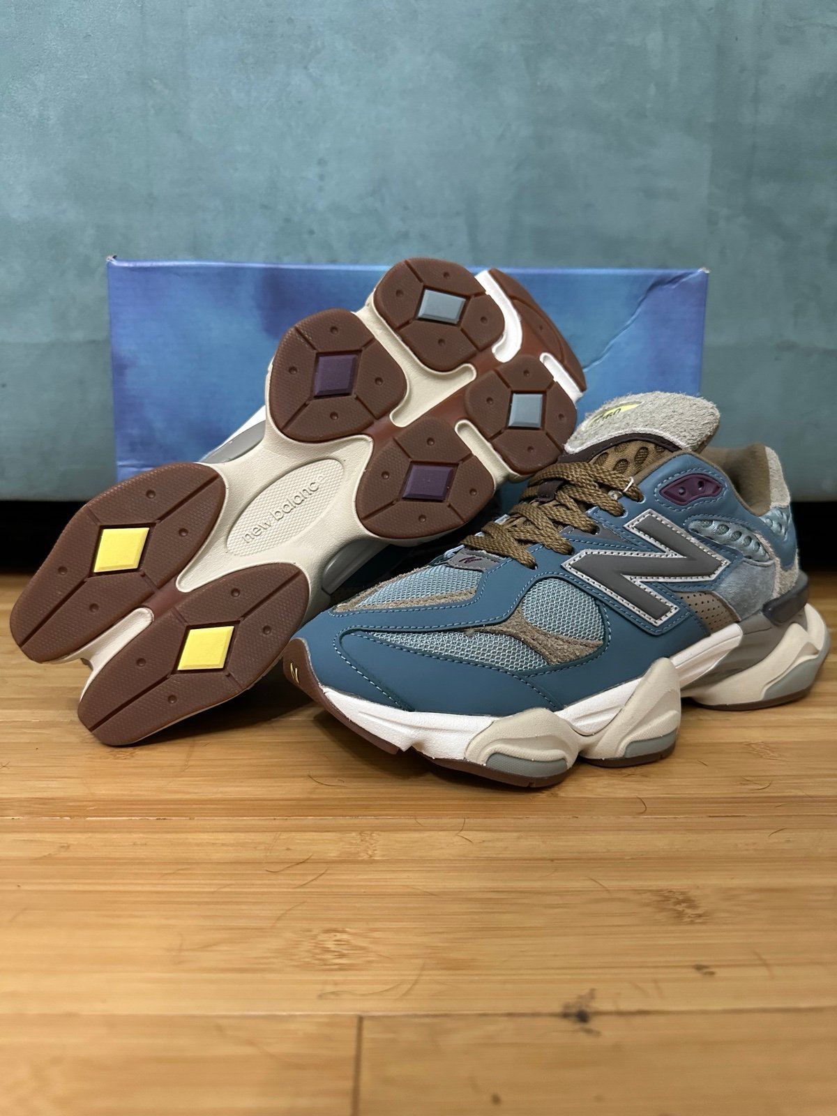 Size 9.5 New Balence Bodega x 9060 Age of Discovery NEW Blue Brown