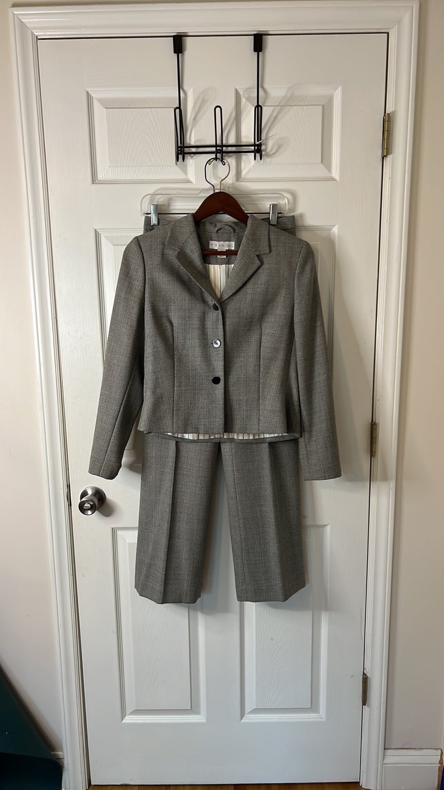 Grey petite sophisticate pant suit size 6