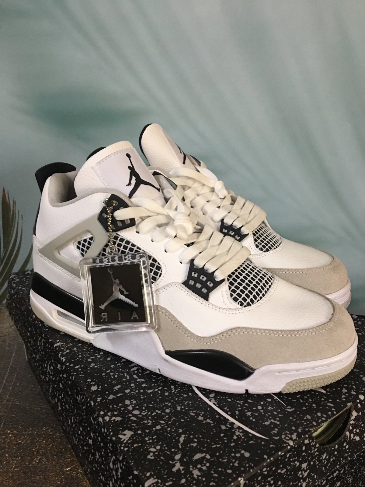 Jordan 4s size 8.5 women