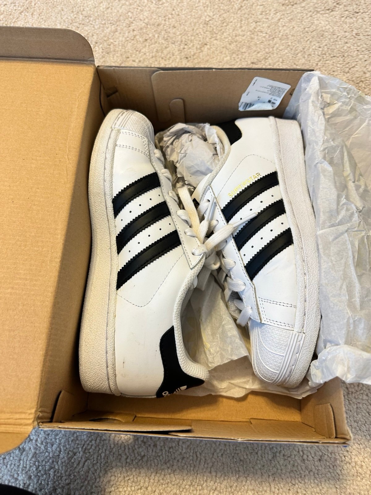 Adidas superstars size 4 in youth