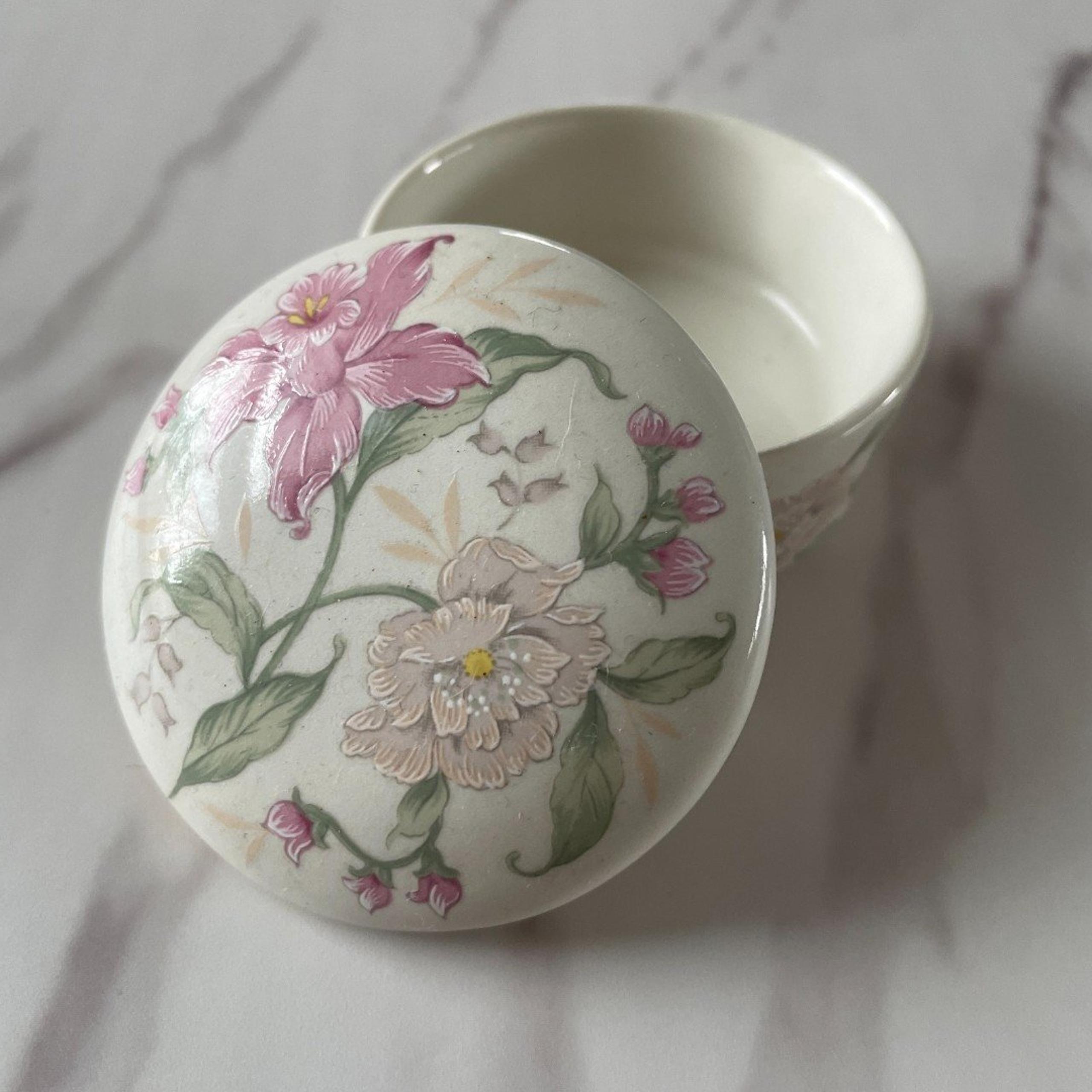 Vintage Prima Otagiri Japan Porcelain Floral Design Trinket Box