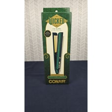 Exclusive Limited Edition Movie Wicked “Positively Green Conair Flat Iron NIB