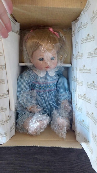 Hannah Needs a Hug Ashton Drake In Box with certificate of authenticity