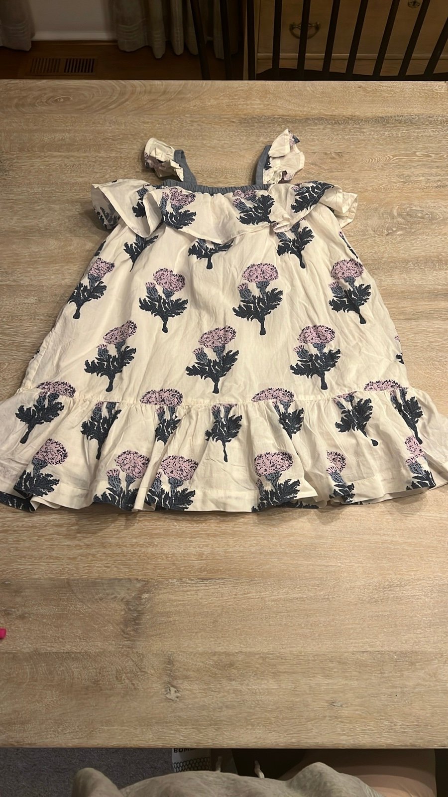 Pink chicken size 5 dress EUC