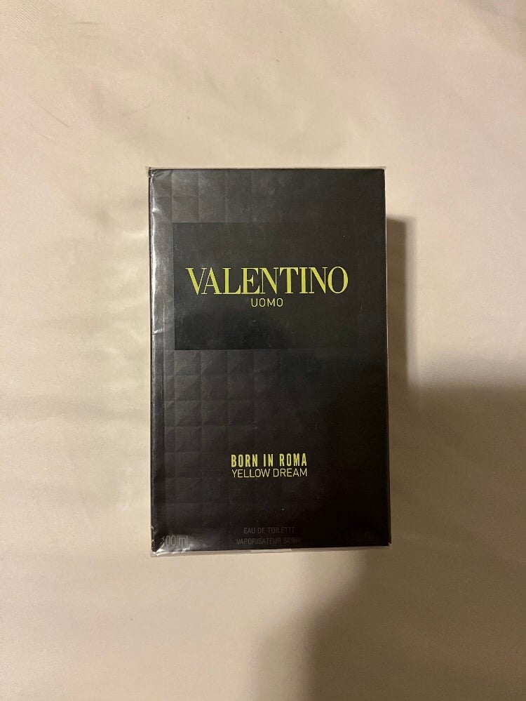Valentino born in Roma yellow dream