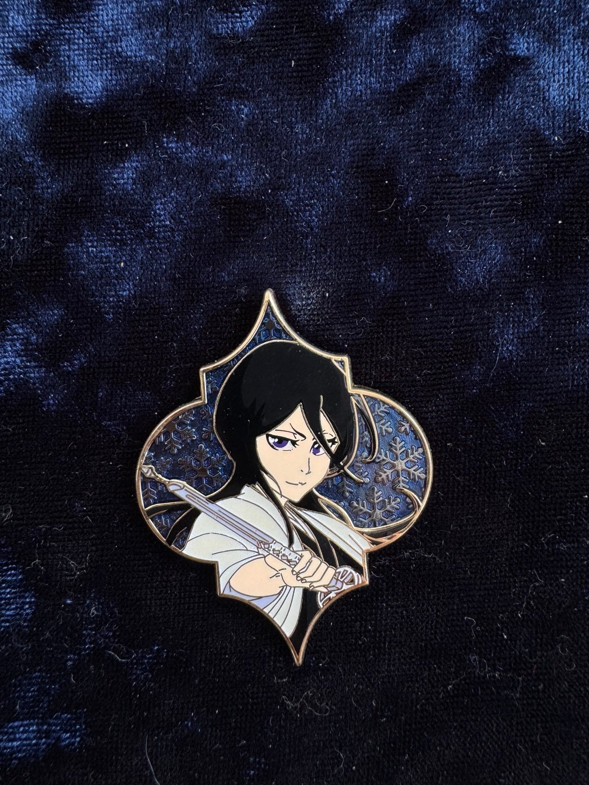 Malingmouse Stan club rukia enamel pin