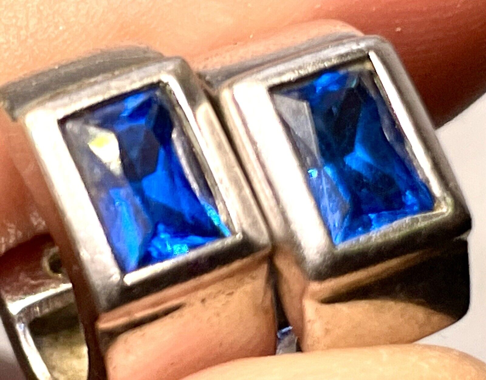 Vibrant blue spinel ring Sz. 7.5 and Matching earrings. Vintage Retro 1980s.