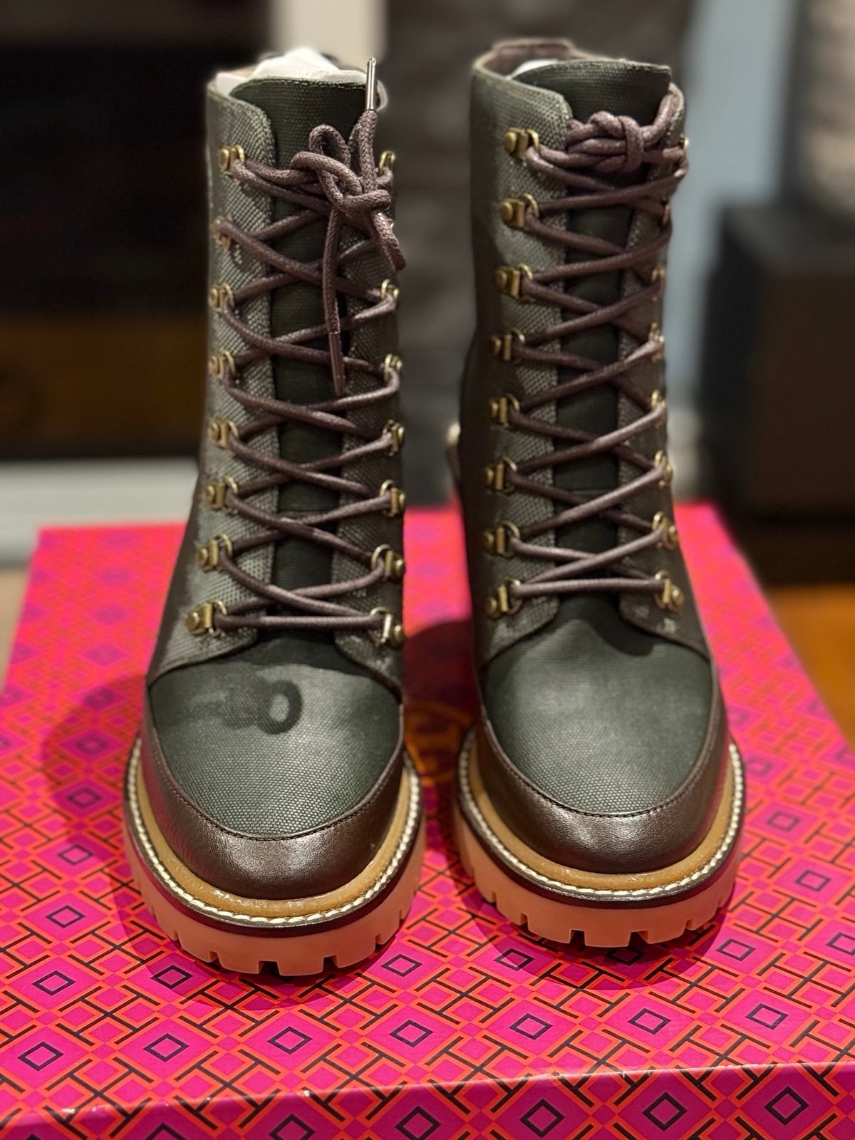 TORY BURCH LUG BOOTS size 7.5