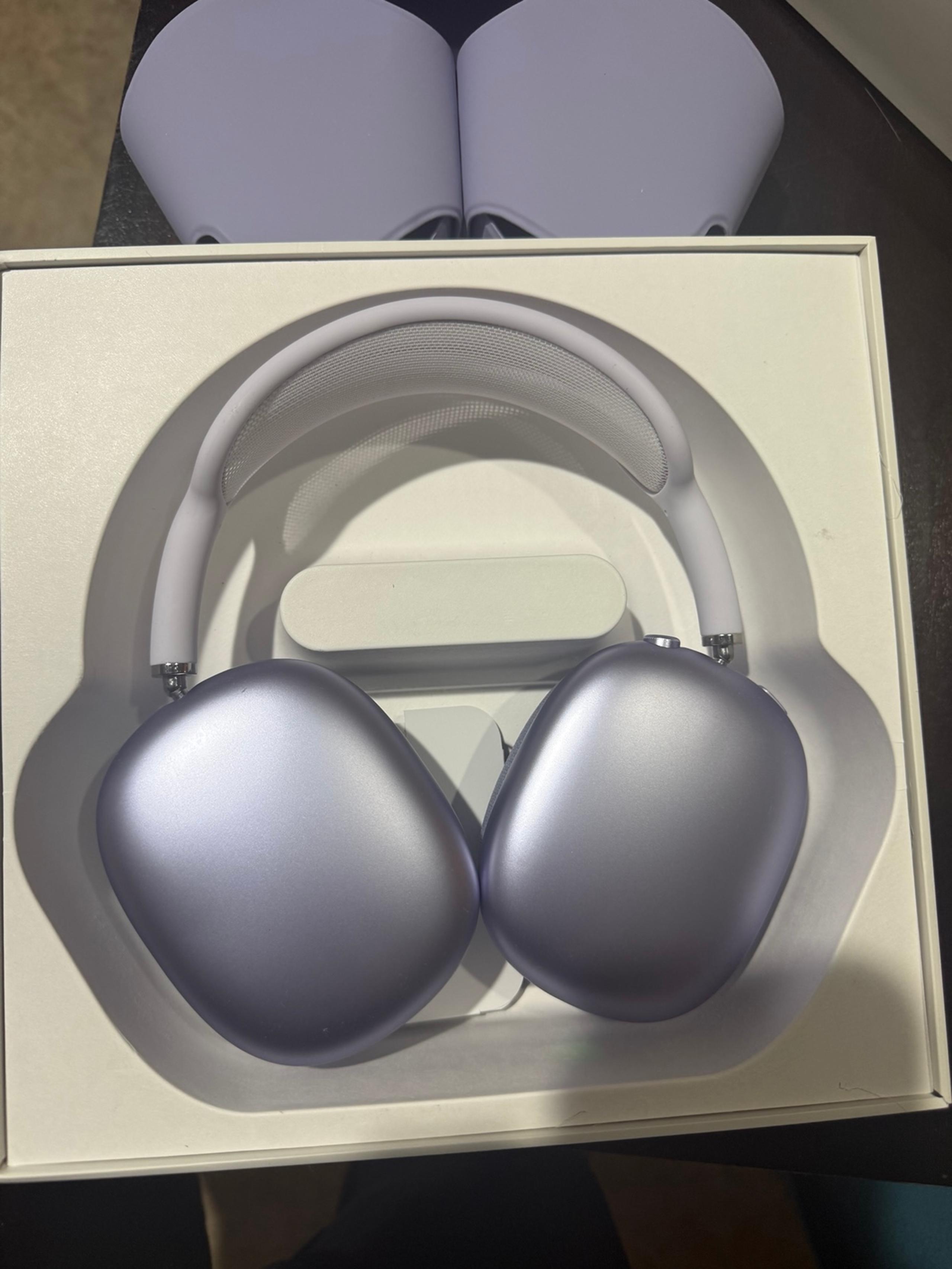 AirPods Maxes Purple (SEALED)