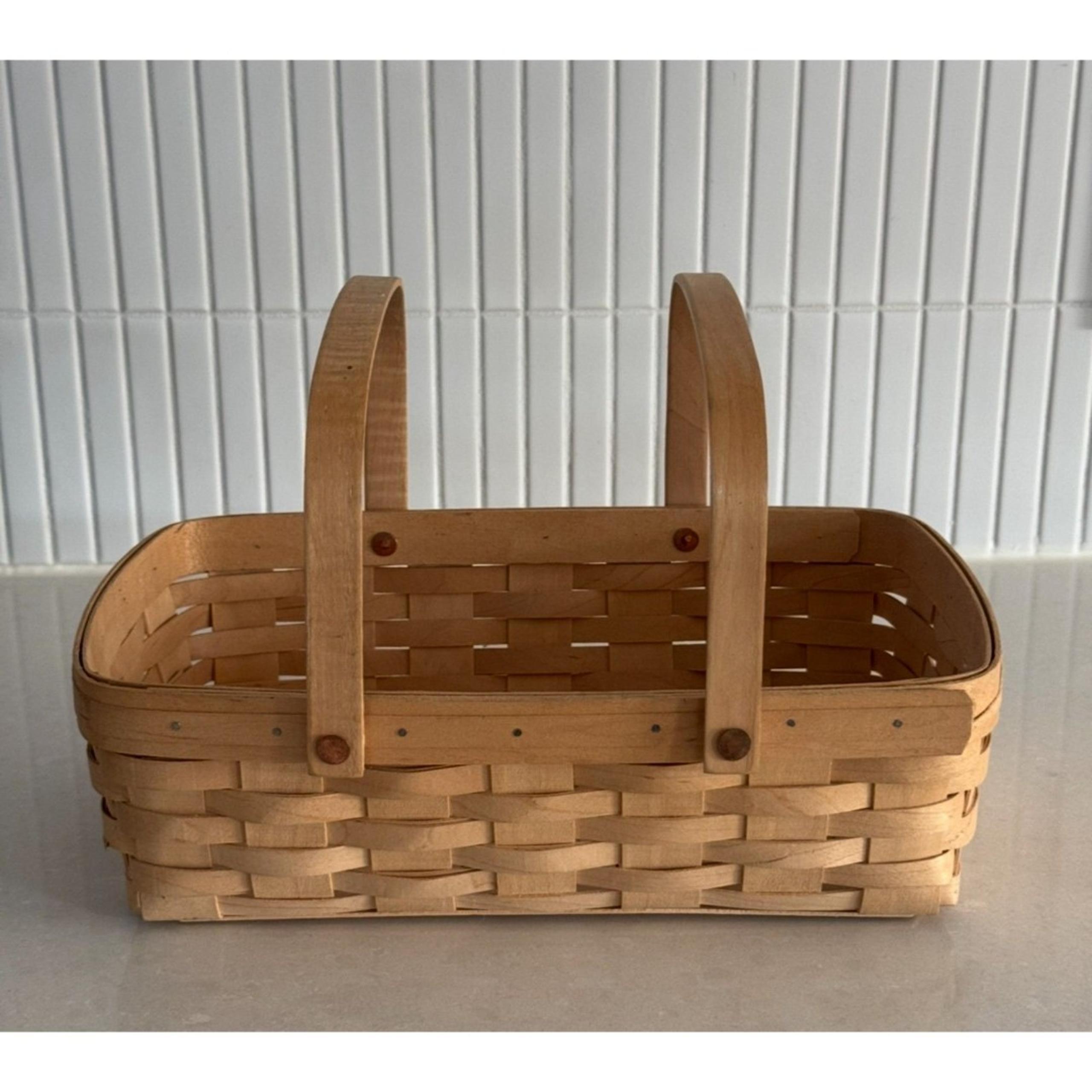 Longaberger 1998 Large Hotess Gathering Backet w/ Swinging Handles Made in USA
