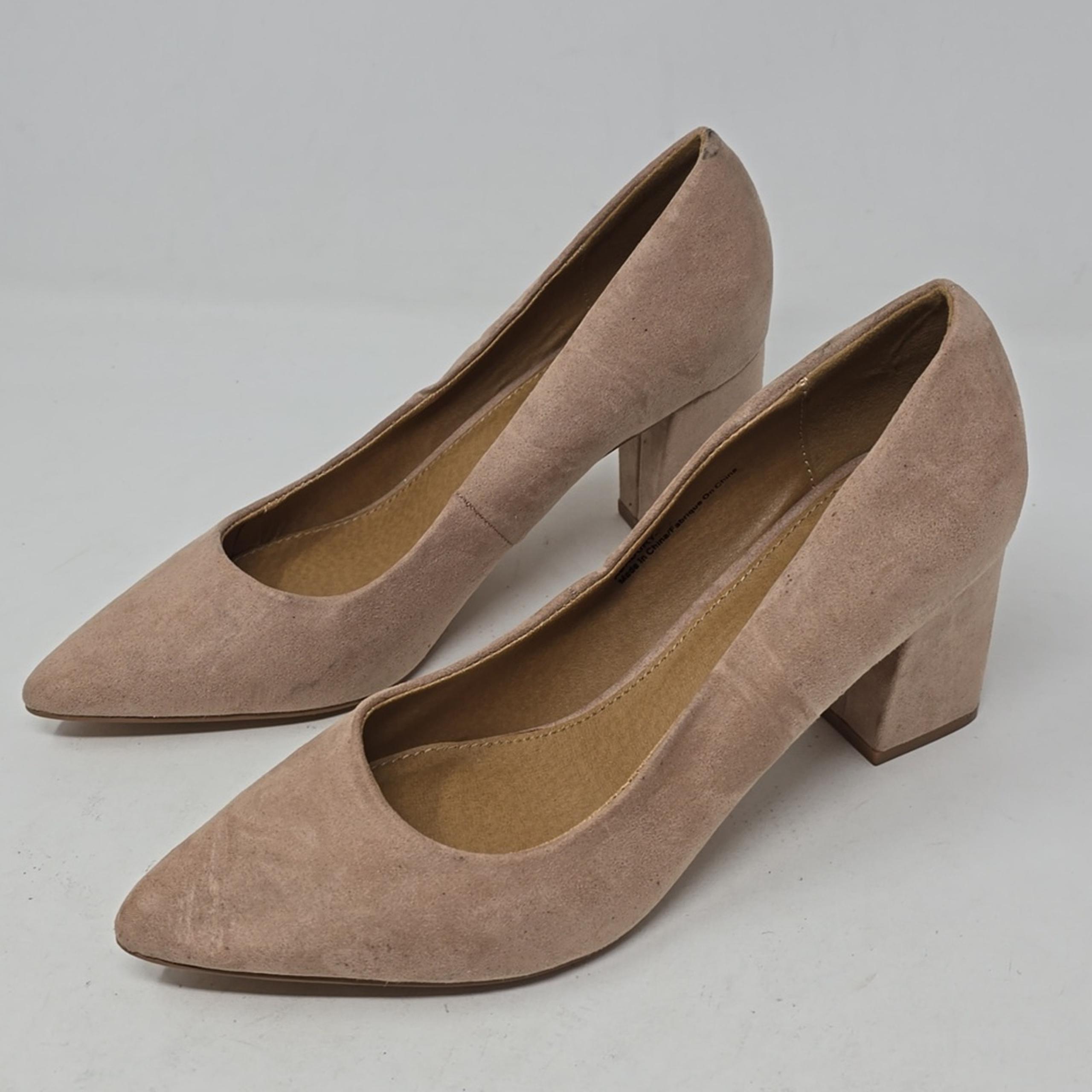 Nordstrom Abound Nude Faux Suede Pumps Size 8