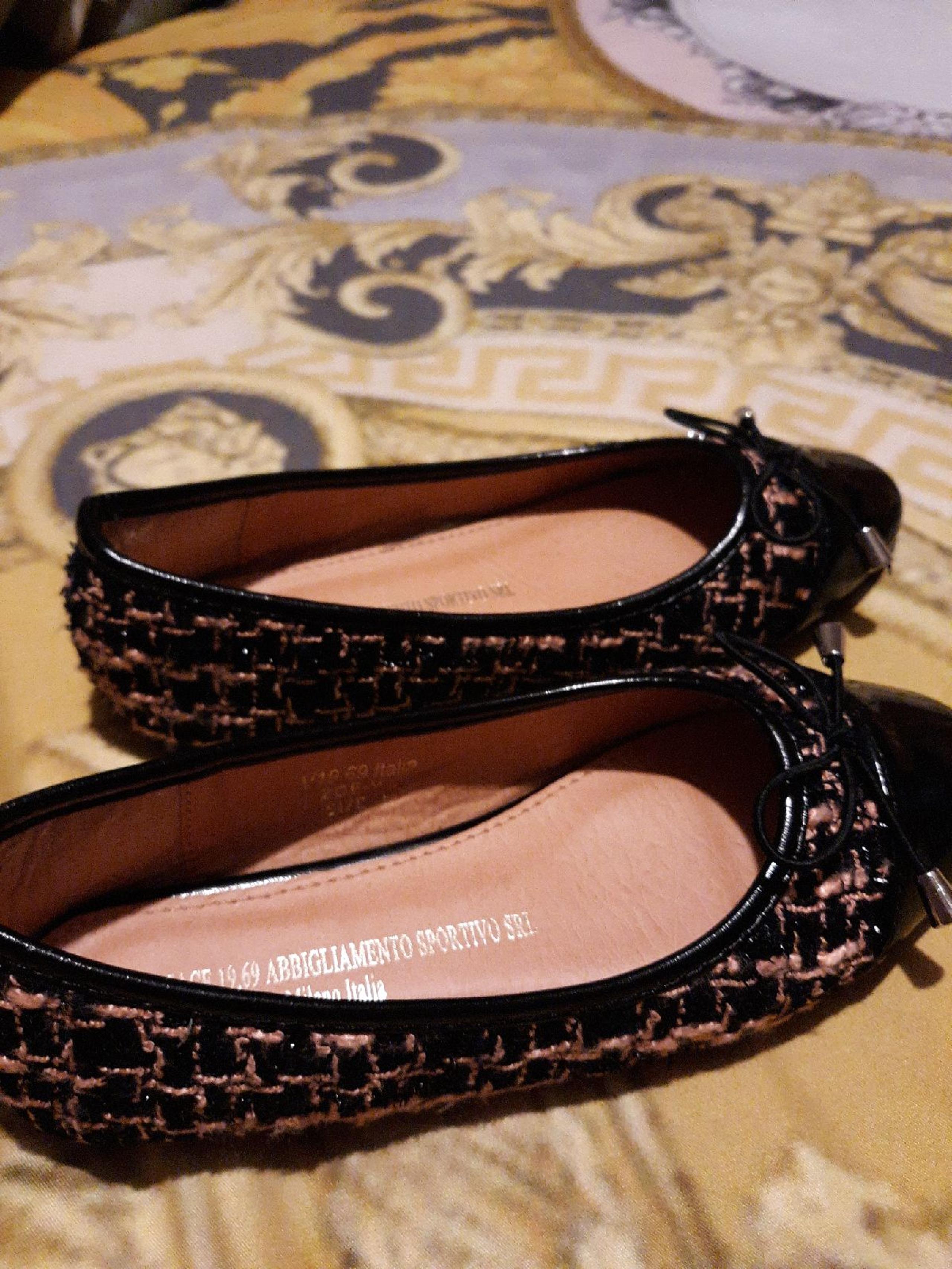 Versace girls size 1 slip on shoes