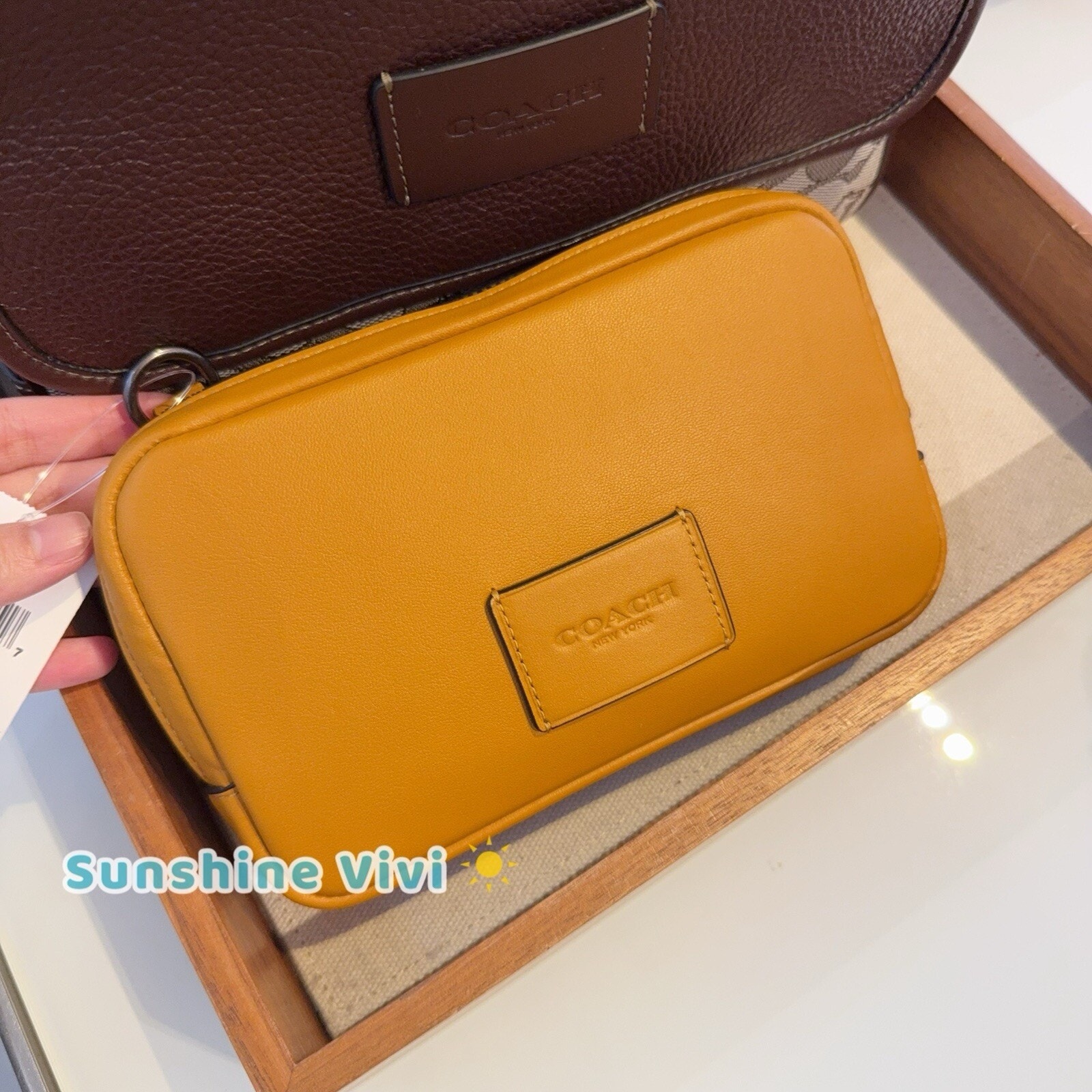 NWT COACH Carrier Phone Crossbody CM170 Shoulder Bag Leather Mustard