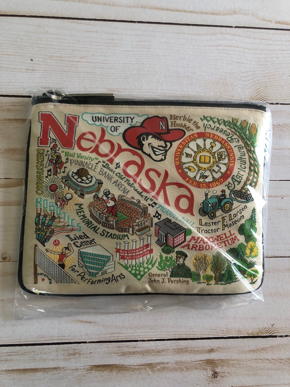 NIP CatStudio University of Nebraska Collegiate Embroidered Pouch Go BIG RED! NIP CatStudio University of Nebraska Collegiate Embroidered Pouch Go BIG RED!