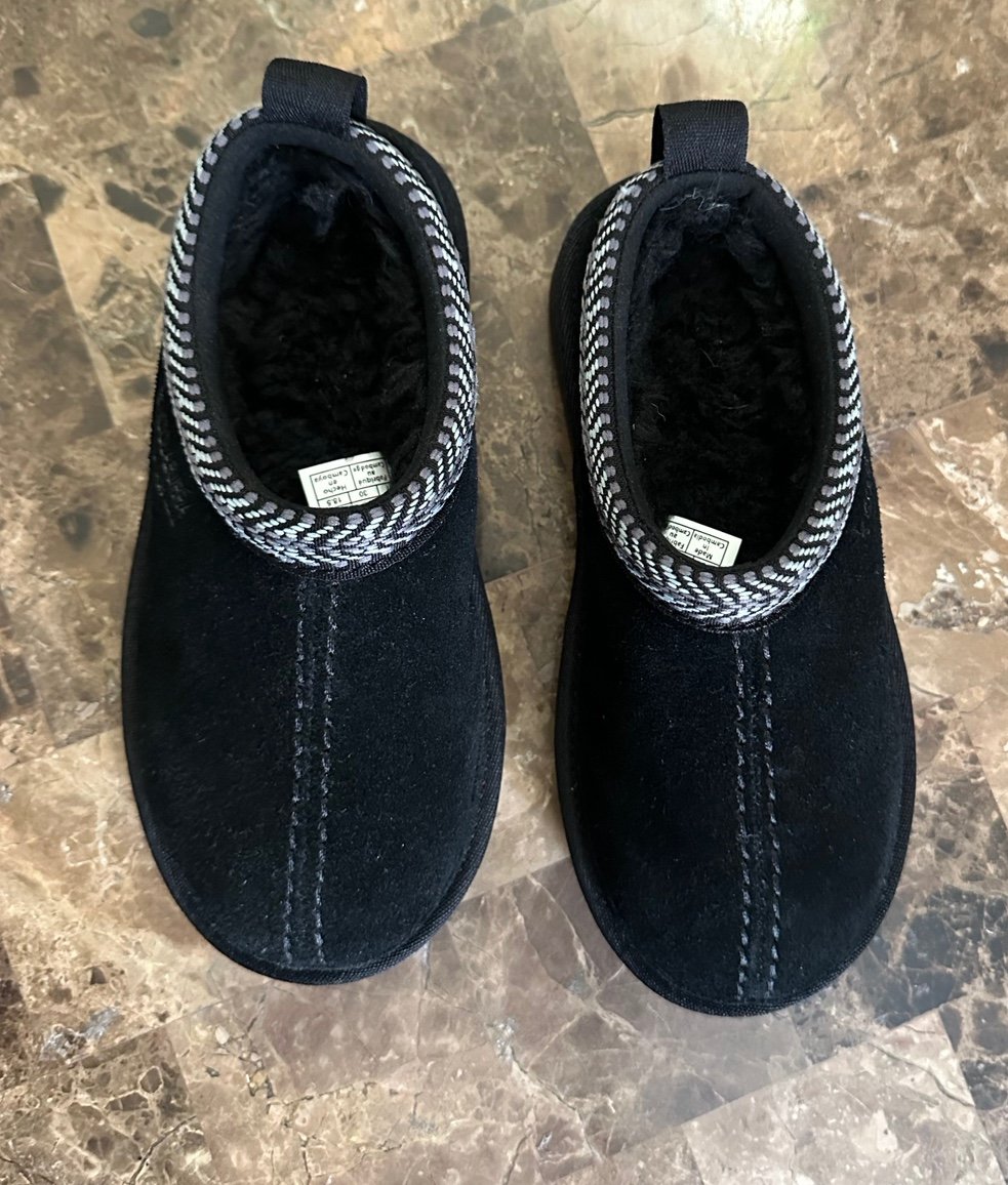 Ugh slide on shoes