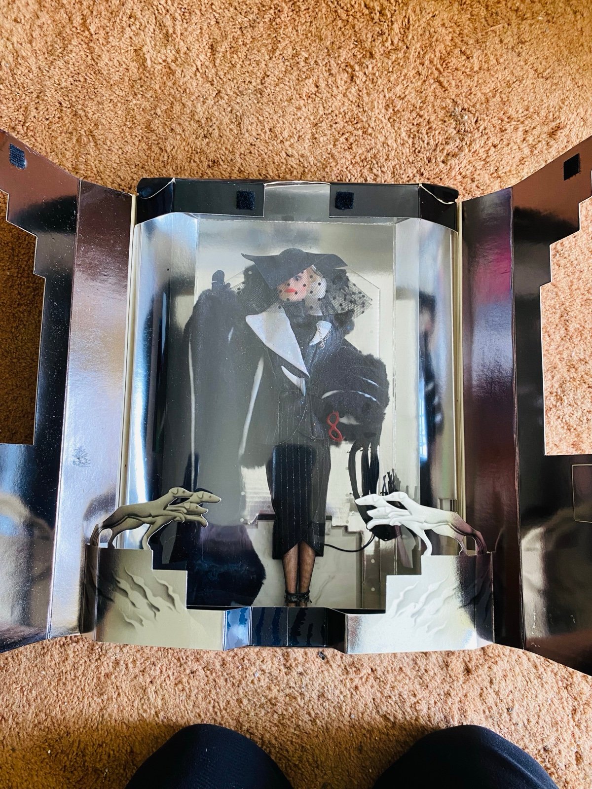 Cruella De Vil, Power in Pinstripes,