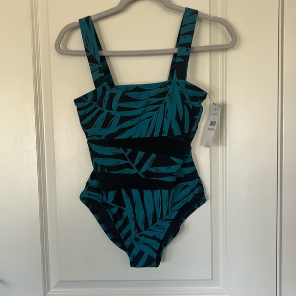 NWT Carmen Marc Valvo One Piece Swimsuit. Size 10