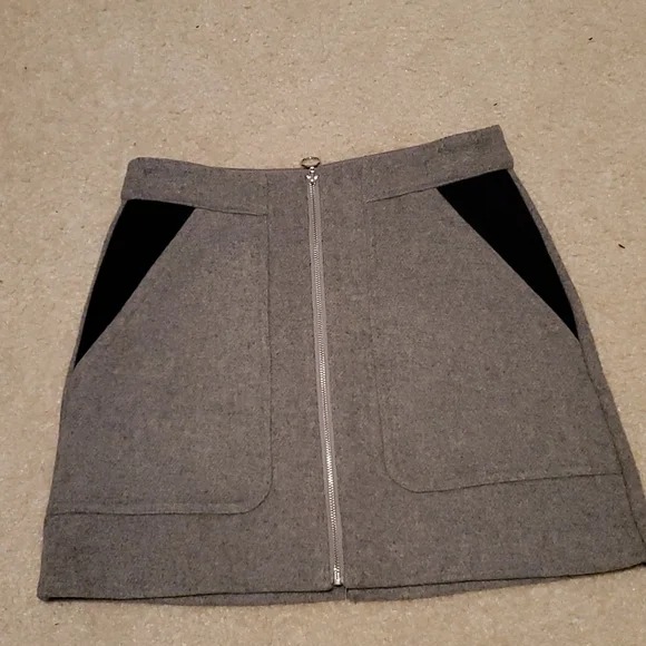 Trafaluc Collection Gray/Black Skirt Size XS