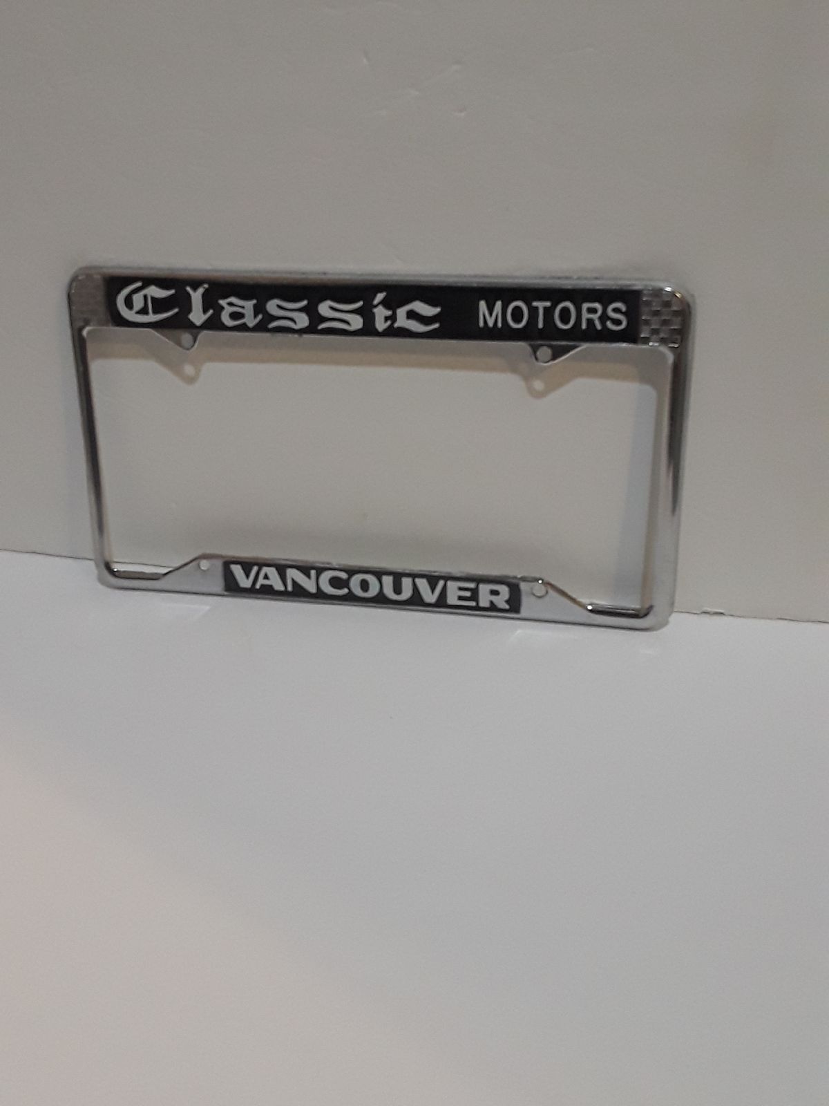 UNIQUE VINTAGE CLASSIC MOTORS PAINTED EMBOSSED VANCOUVER METAL LICENSE PLATE FRA