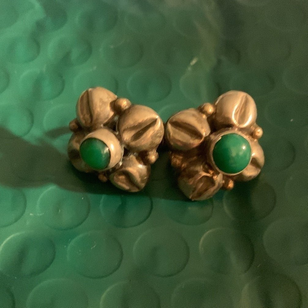NATIVE/VINTAGE MALACHITE/Stamped 925 Screw-Back Earrings W/Maker’s Mark!!