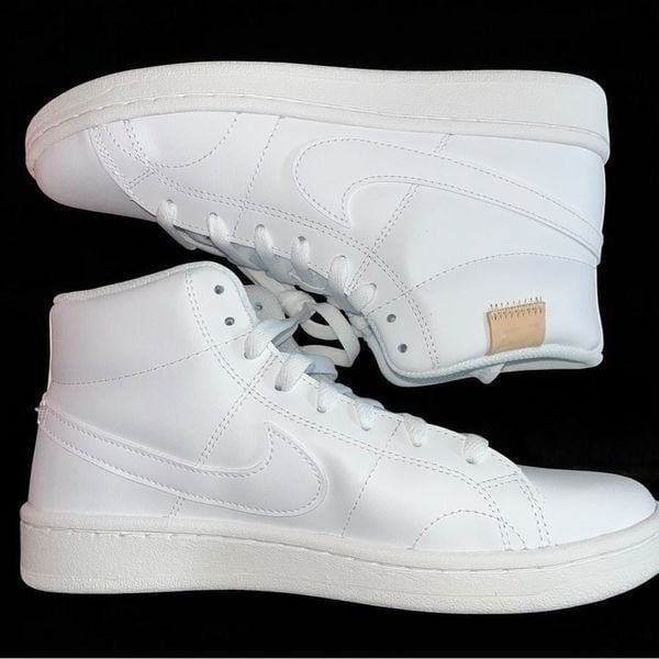 New in box Womans Court Royale 2 Mid 'Triple White' Size 9