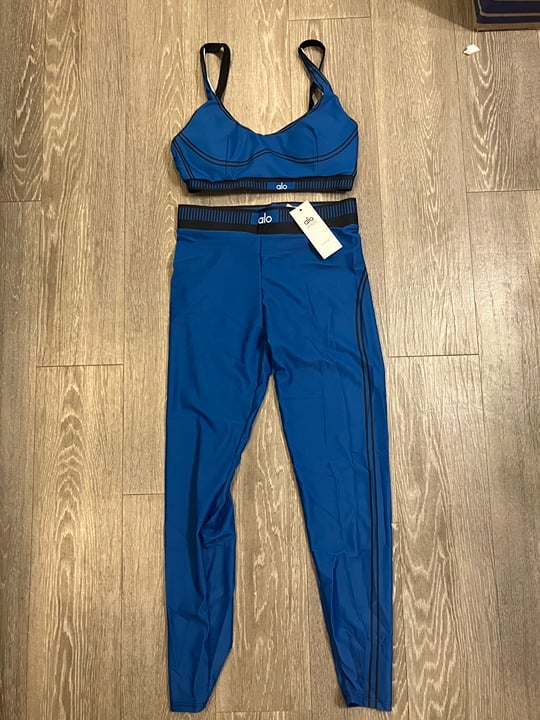 ALO Yoga Set BLUE size MEDIUM
