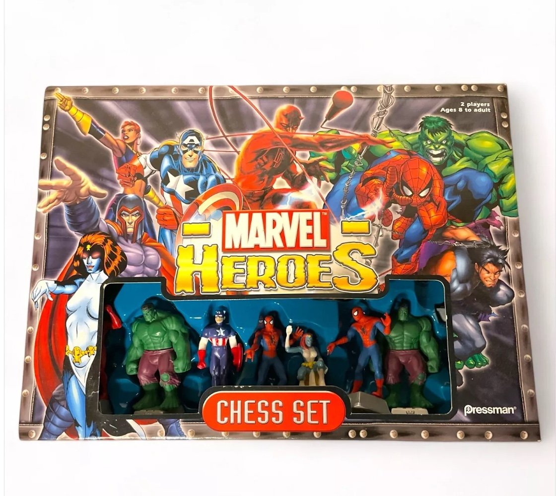 Marvel Heroes Chess Set 2003 Pressman box - Complete Game Set