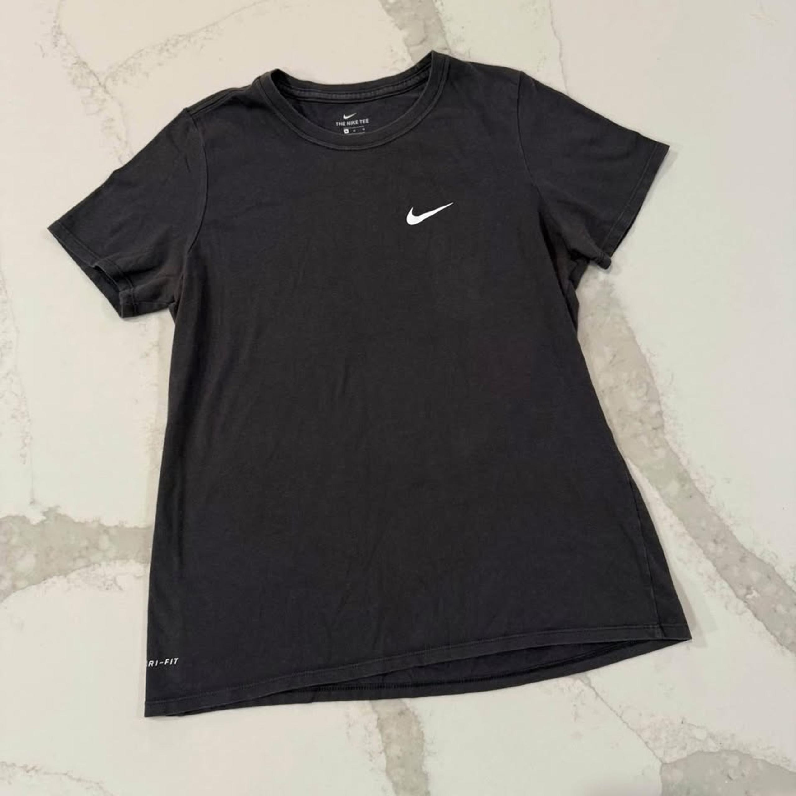 Nike Dri-Fit The Nike Tee Athletic Cut Crewneck T-Shirt Women's Medium Gray Gym