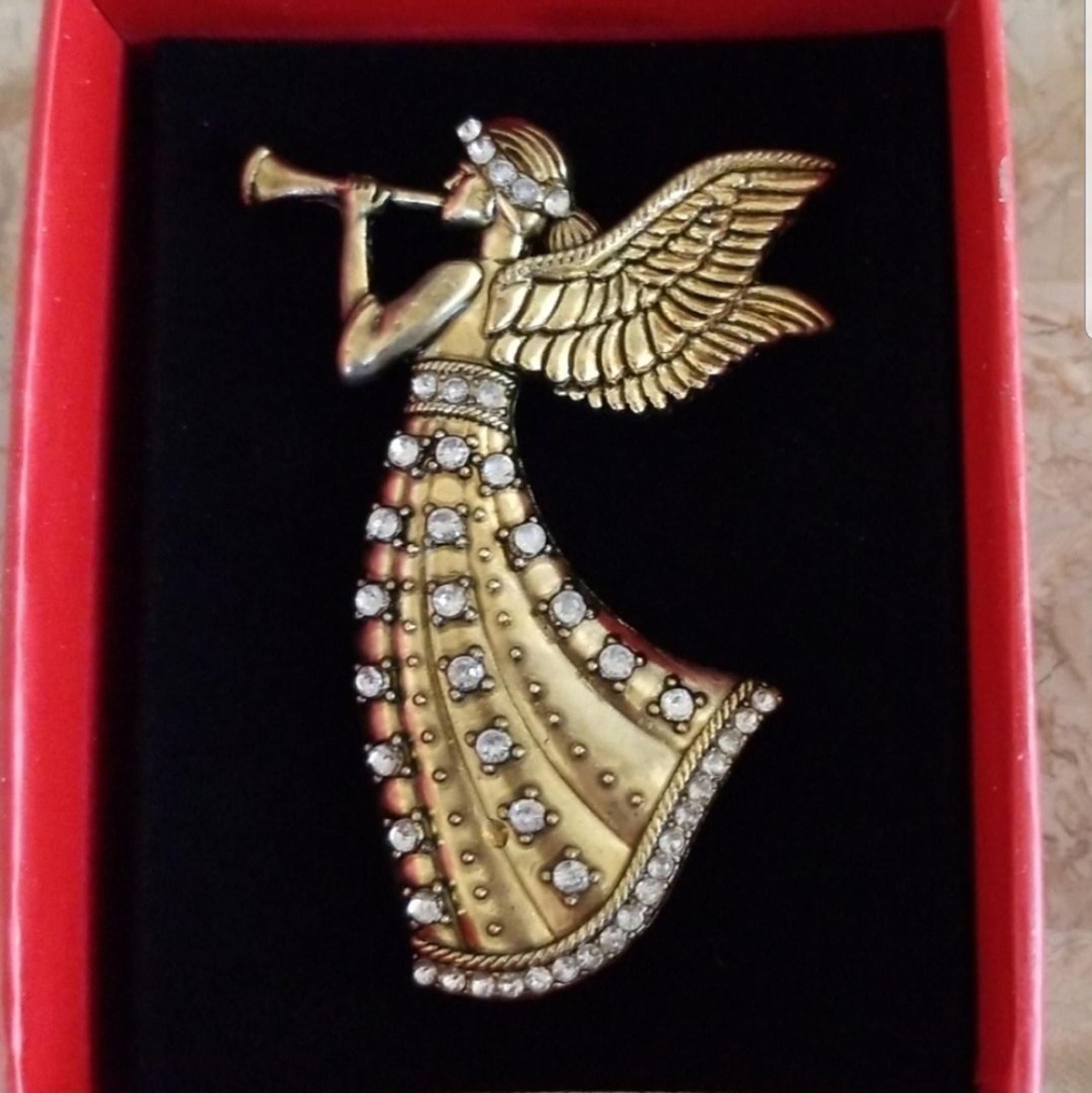 Angel candle pin nwt