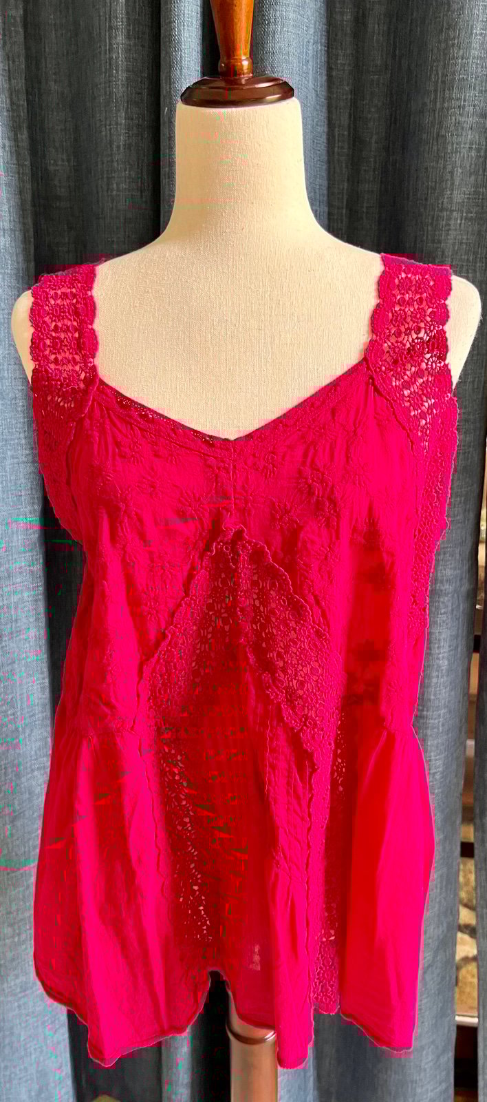 Johnny Was Pomegranate Sangria Eyelet Boho Top size M - (NWT)