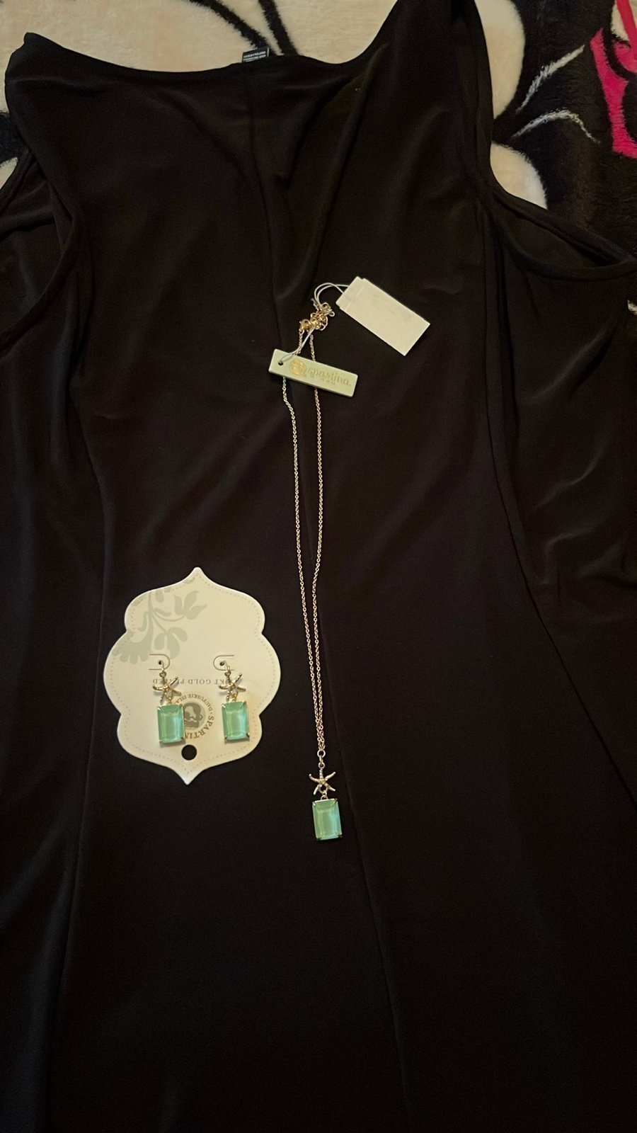 Elegant Spartina Golden Necklace with Green Pendant & Matching Earrings