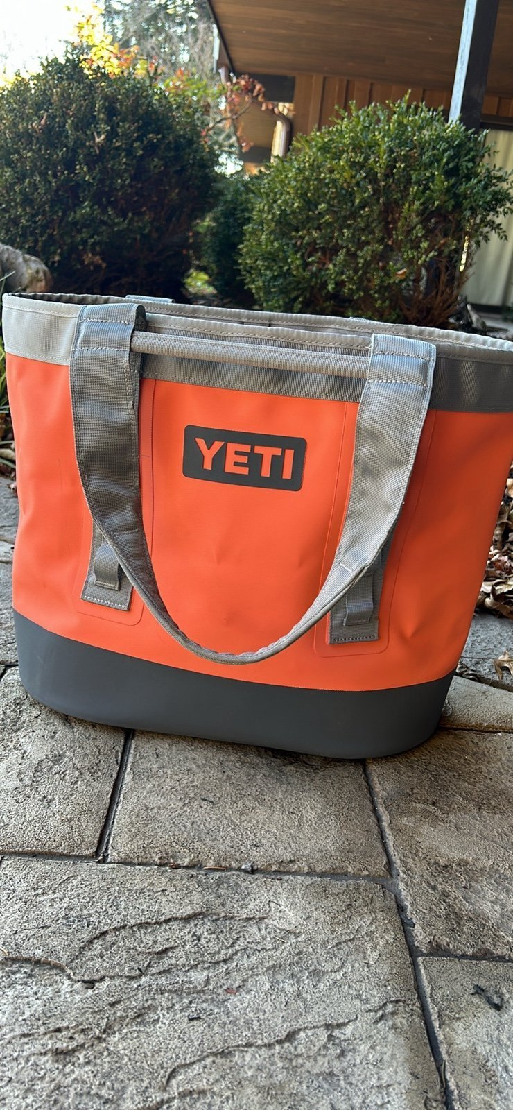 Limited edition Coral Camino 35 YETI
