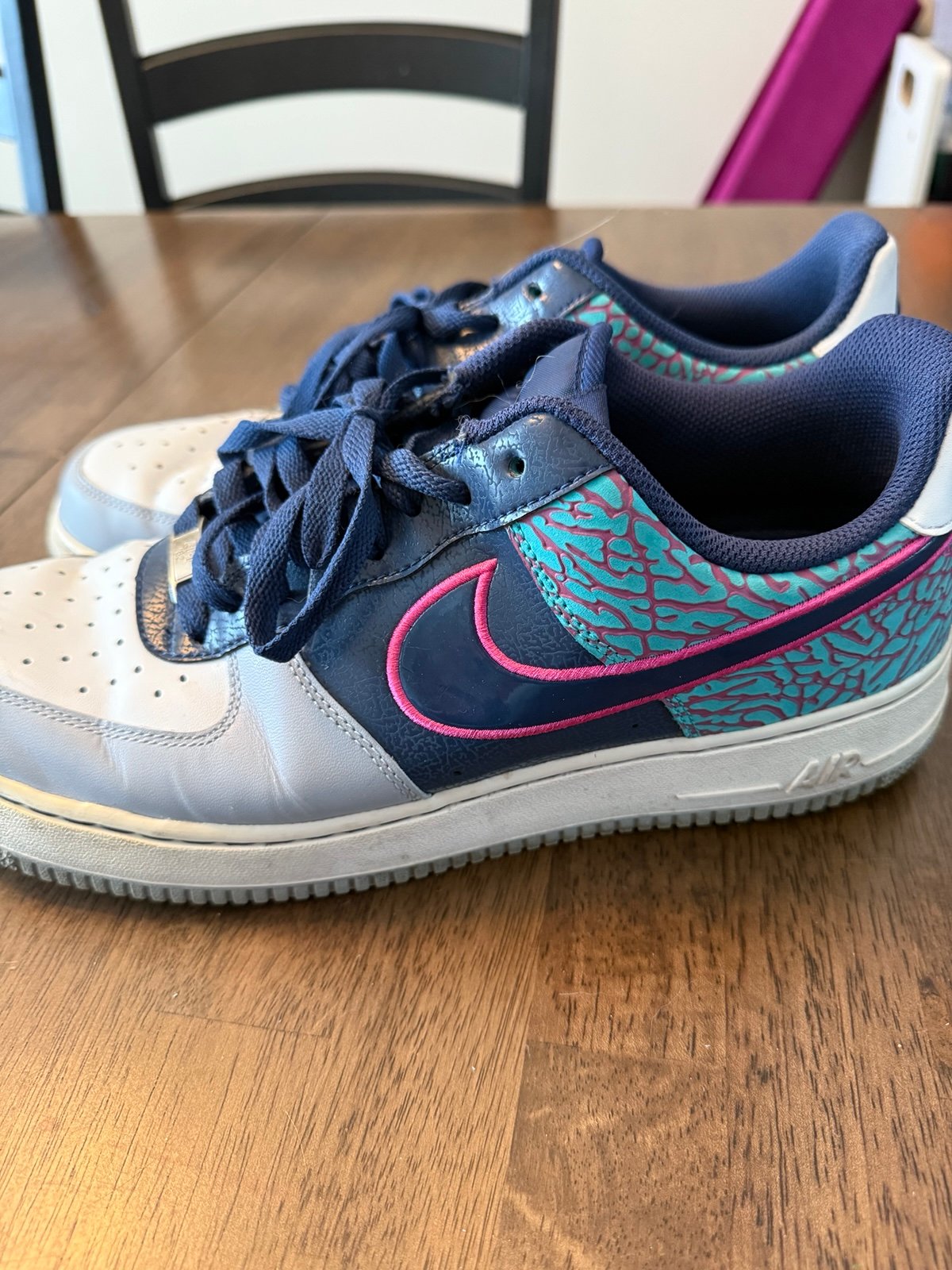 Men’s Nike Air Force 1 Low in Midnight Navy/Fusion Pink