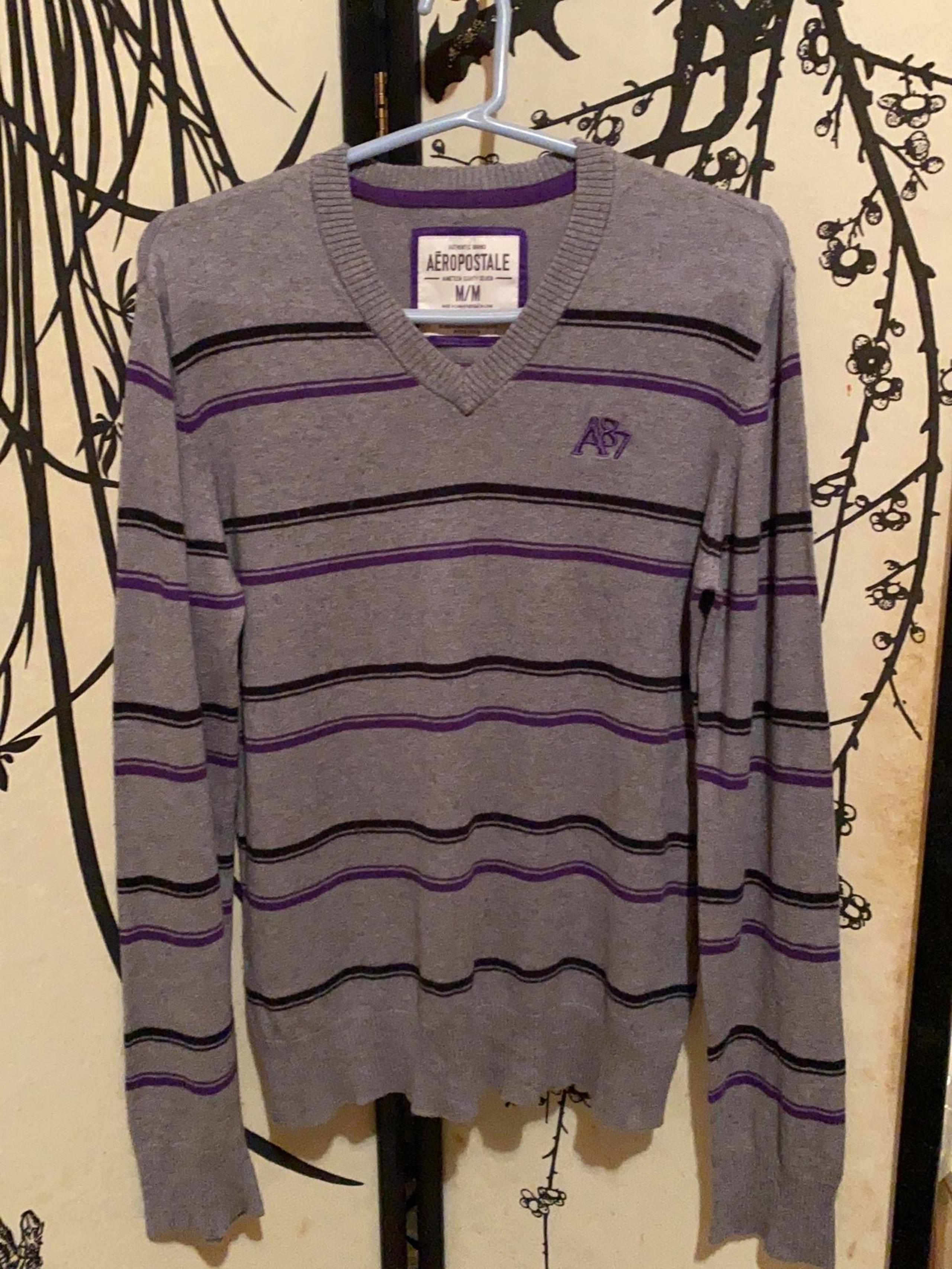 VTG Aeropostale Men’s Gray/ Black/Purple Striped Sweater W/Embroidery Logo A87