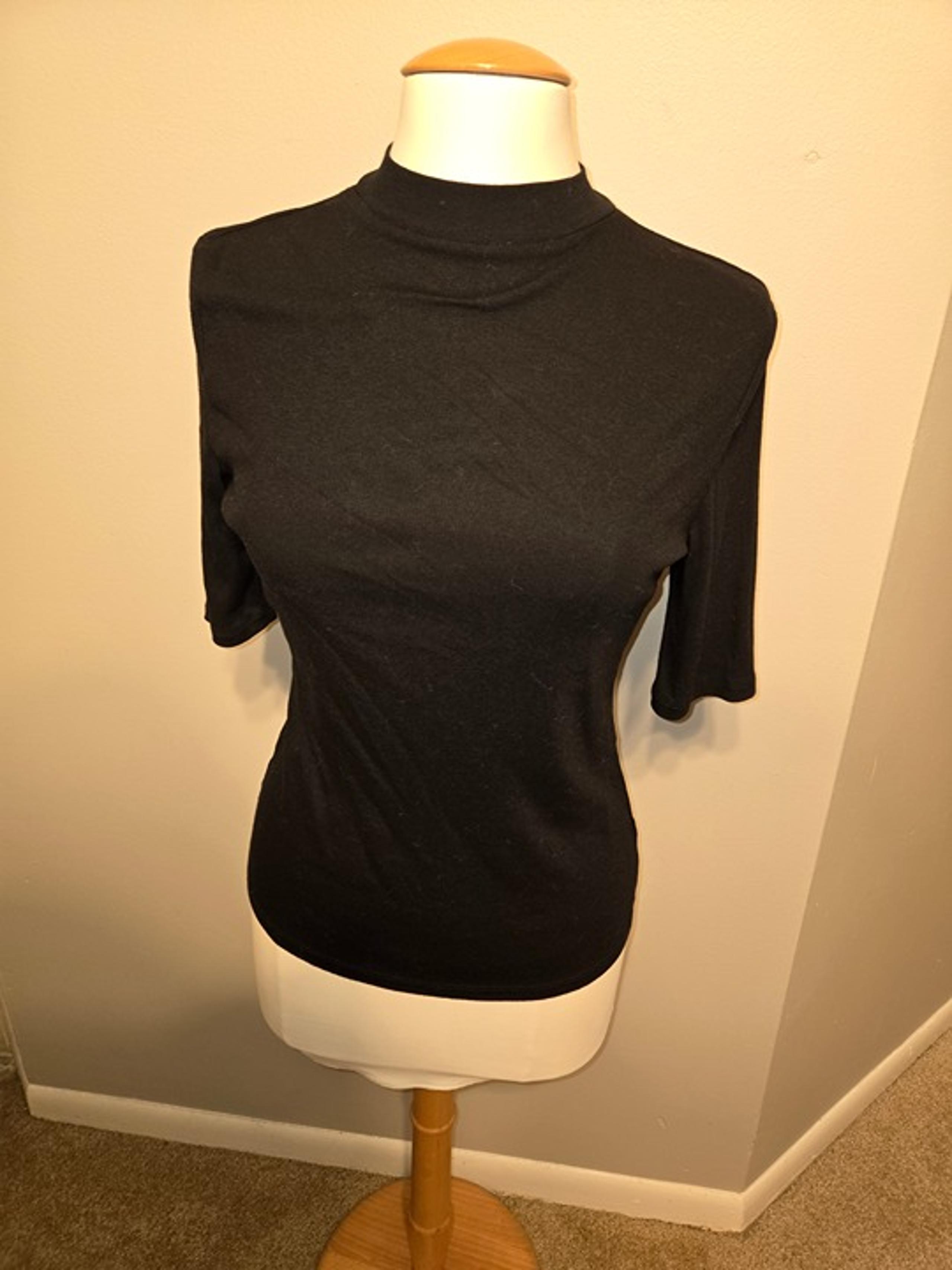 A New Day Elbow Sleeve Mock Neck Ribbed T-shirt