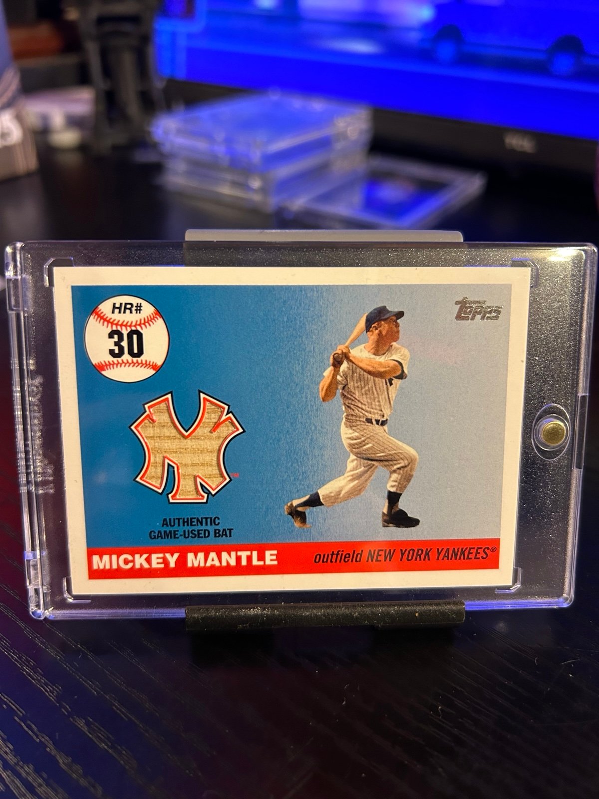 2006 Topps Mickey Mantle Home Run History Game Used Bat Relic /7 #MHRR30
