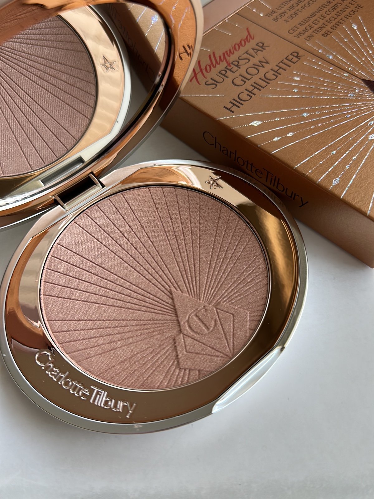 Charlotte Tilbury Hollywood Superstar Glow Highlighter