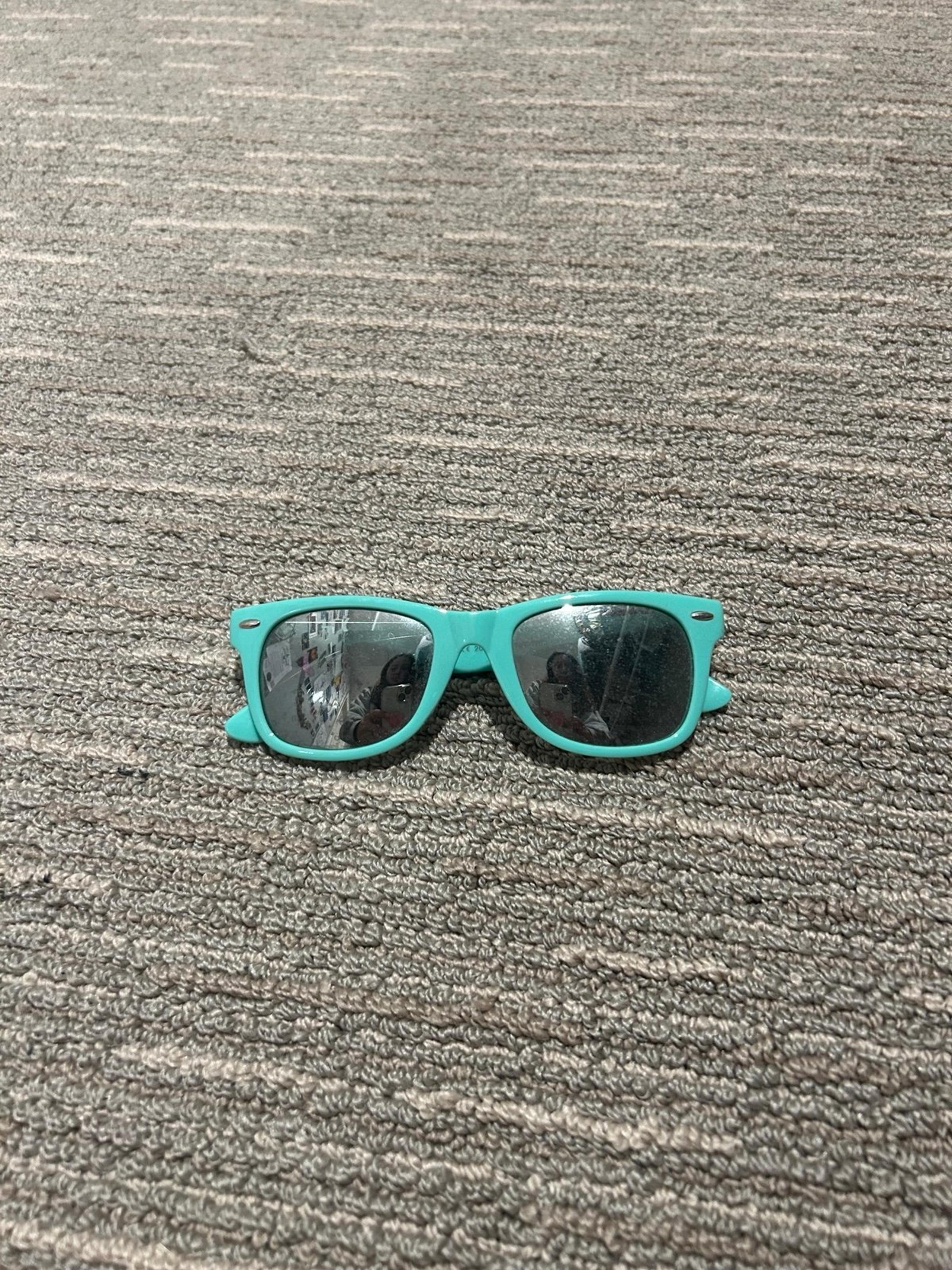 blue sunglasses