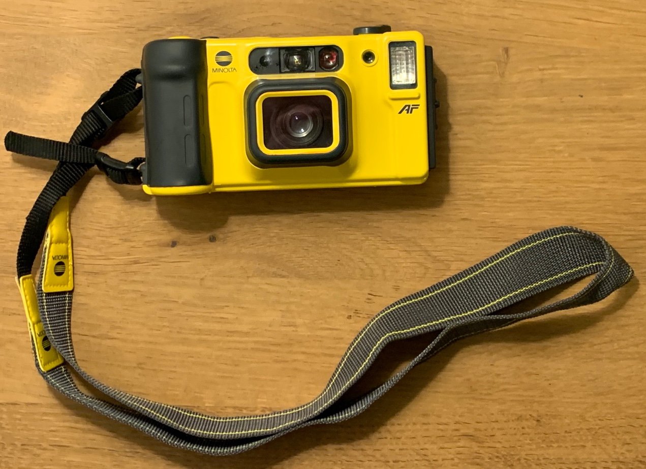 Minolta Weathermatic 35 DL Water resistant film camera