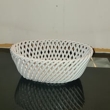BEAUTIFUL VINTAGE ITALIAN MADE SIGNED 9 PORCELAIN BASKET