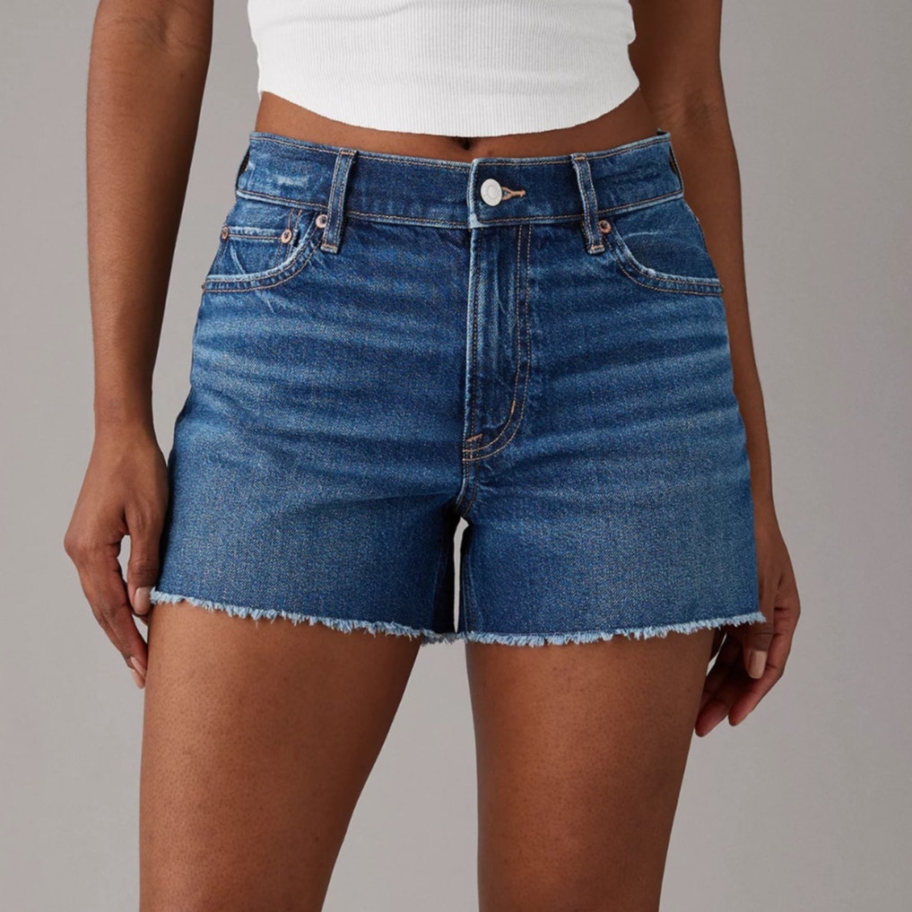 American Eagle Raw Hem Strigid Relaxed Fit Short Size 8