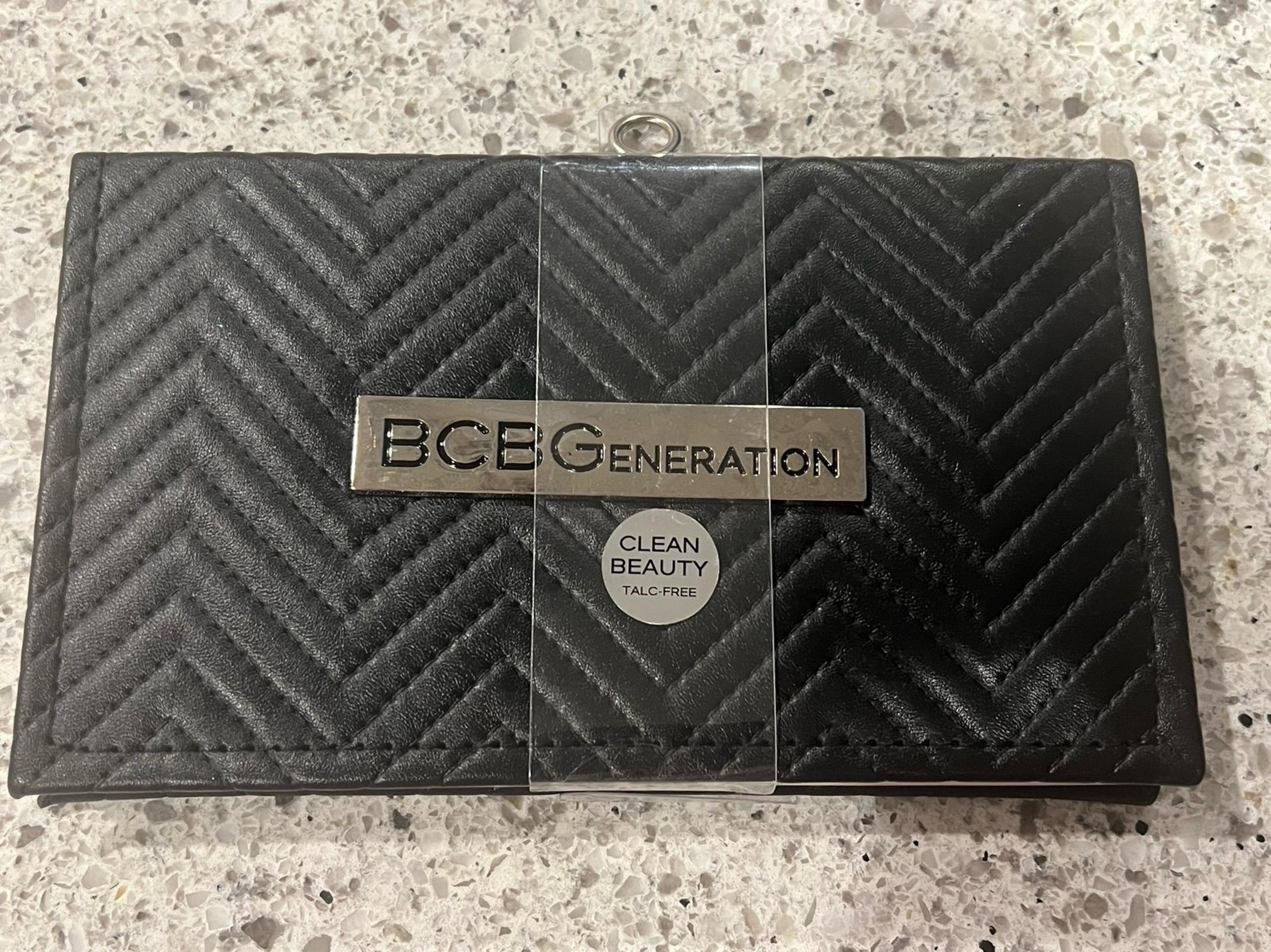 BCBGeneration Pro Face Palette 8 Piece Highlighter Bronzer Contour