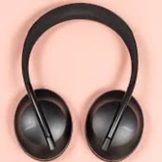 Bose Noise Cancelling 700 in Triple Black