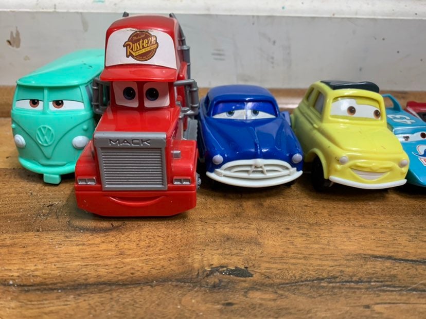 Disney Cars Lot READ DESCRIPTION