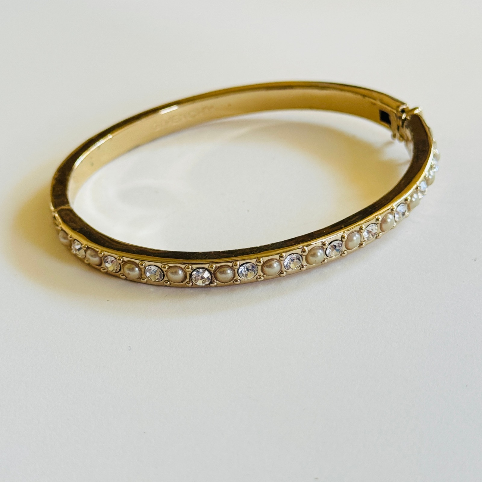 Givenchy hinged Bracelet VtG Designer pearl Crystal High End Luxury elegant rare