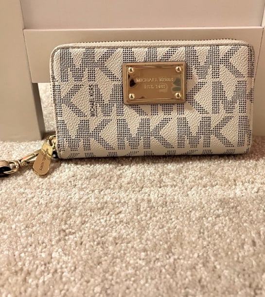 MK MICHAEL KORS Jet Set Wallet Wristlet RARE!!!!