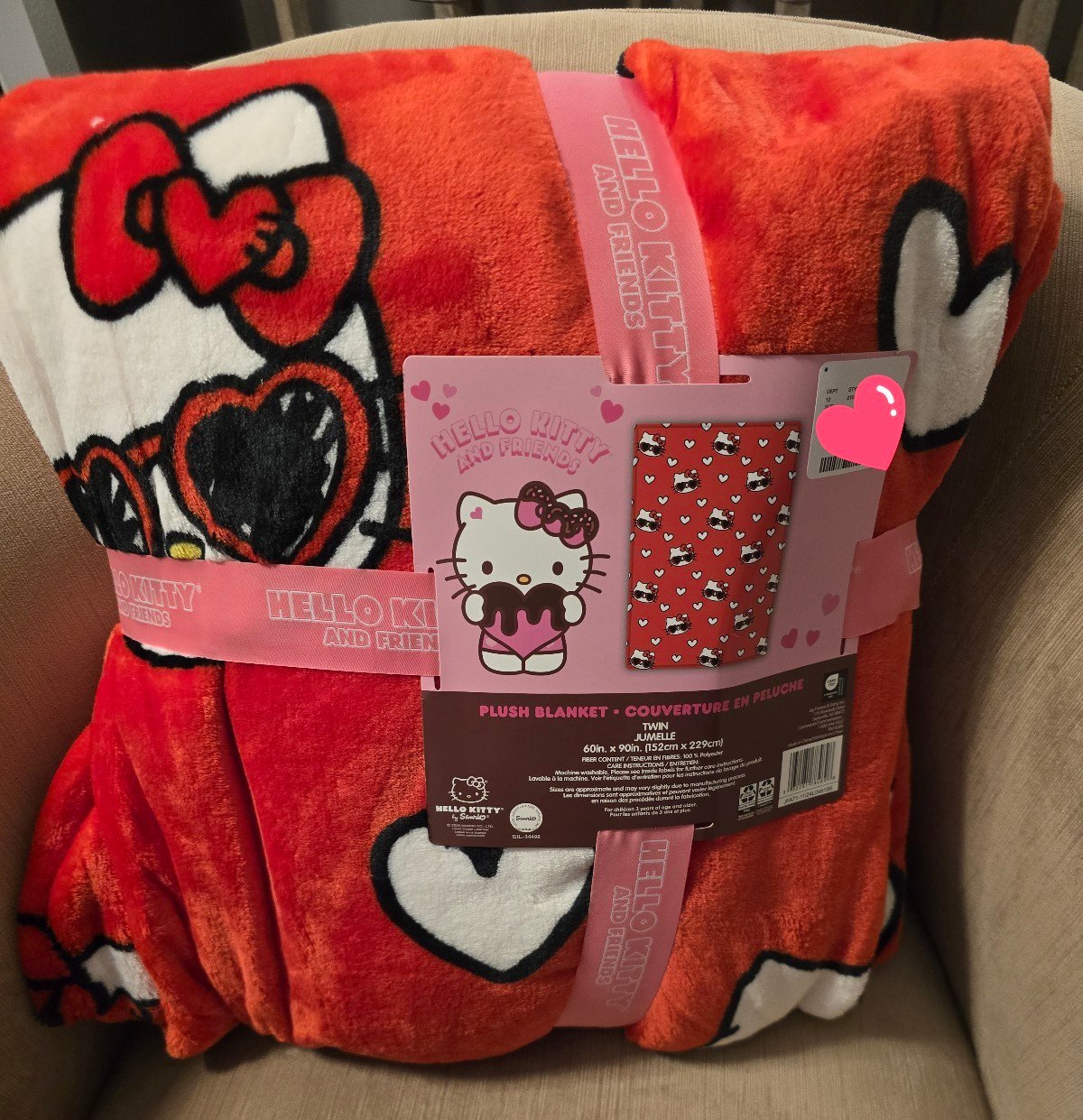 Hello Kitty Heart blanket Twin size