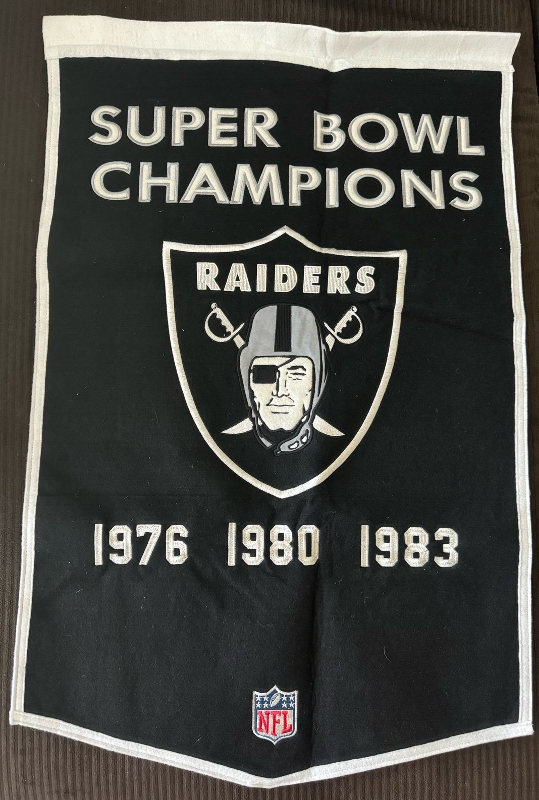 VINTAGE RAIDERS BANNER PENNANT