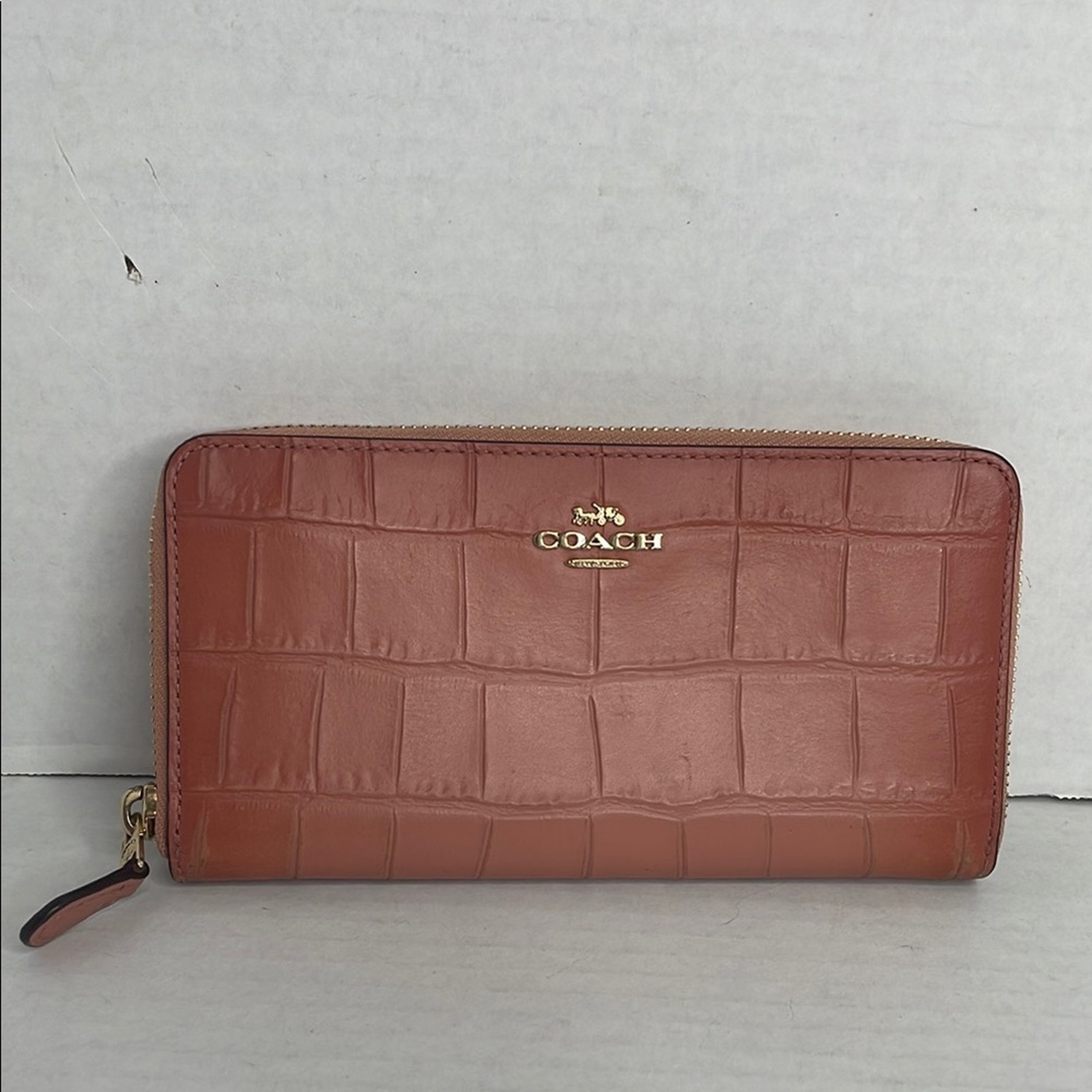 Coach light Salmon Croc-Embossed accordion zip-around Wallet